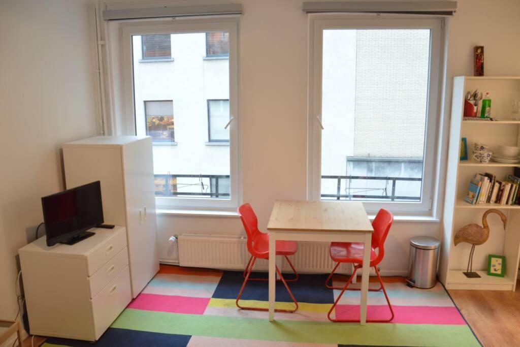 Nice Studio In Marolles Lejlighed Bruxelles Eksteriør billede